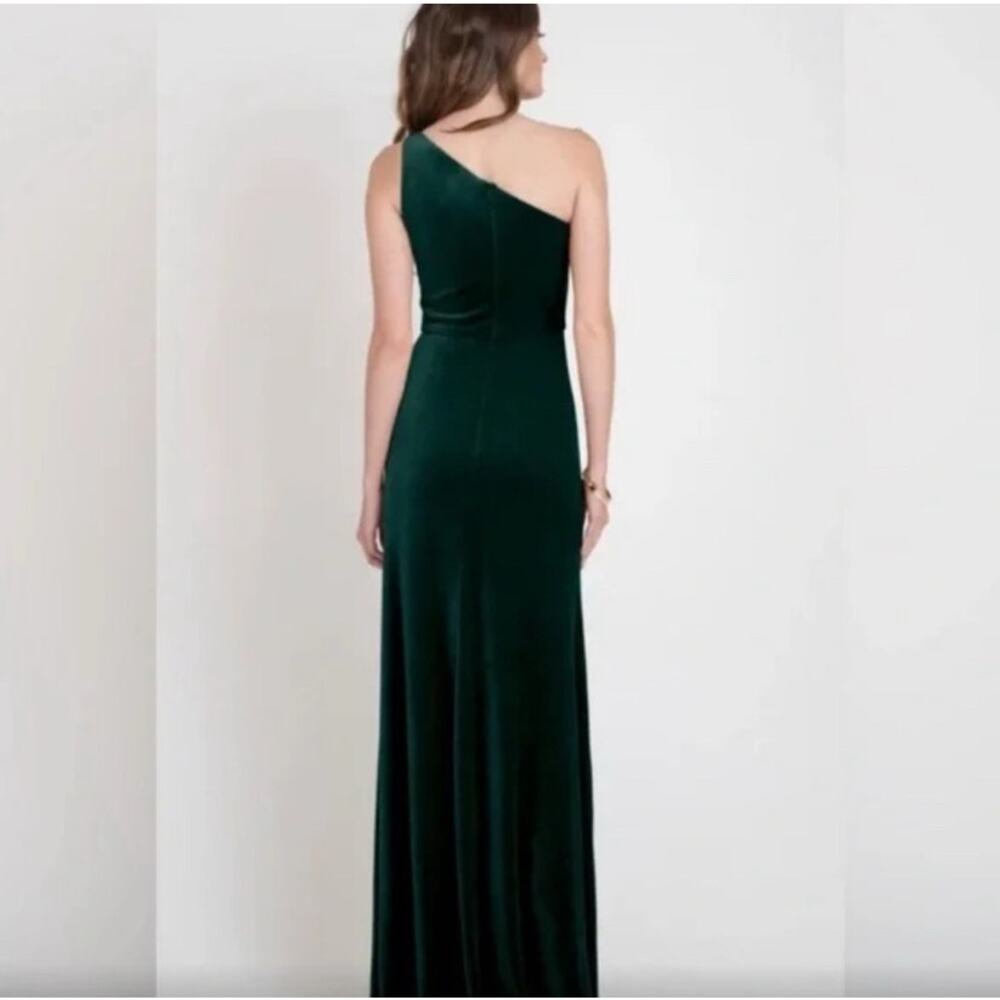 Jenny Yoo Cybill One Shoulder Dress with Slit in Emerald Green Size 8 - Picture 3 of 11